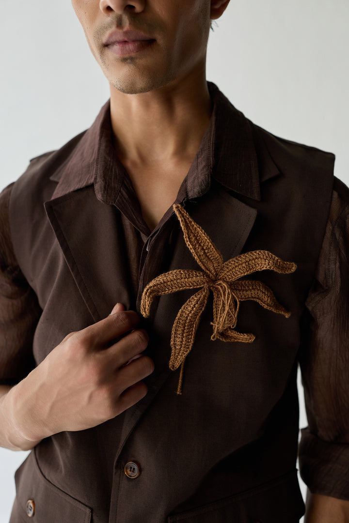 ANJU CROCHET BROOCH - CACAO