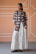 Load image into Gallery viewer, GRANNY POSTCARD SHIRT