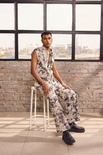Load image into Gallery viewer, ZAYN UTILITLY VEST SET- TIE DYED CROCHET
