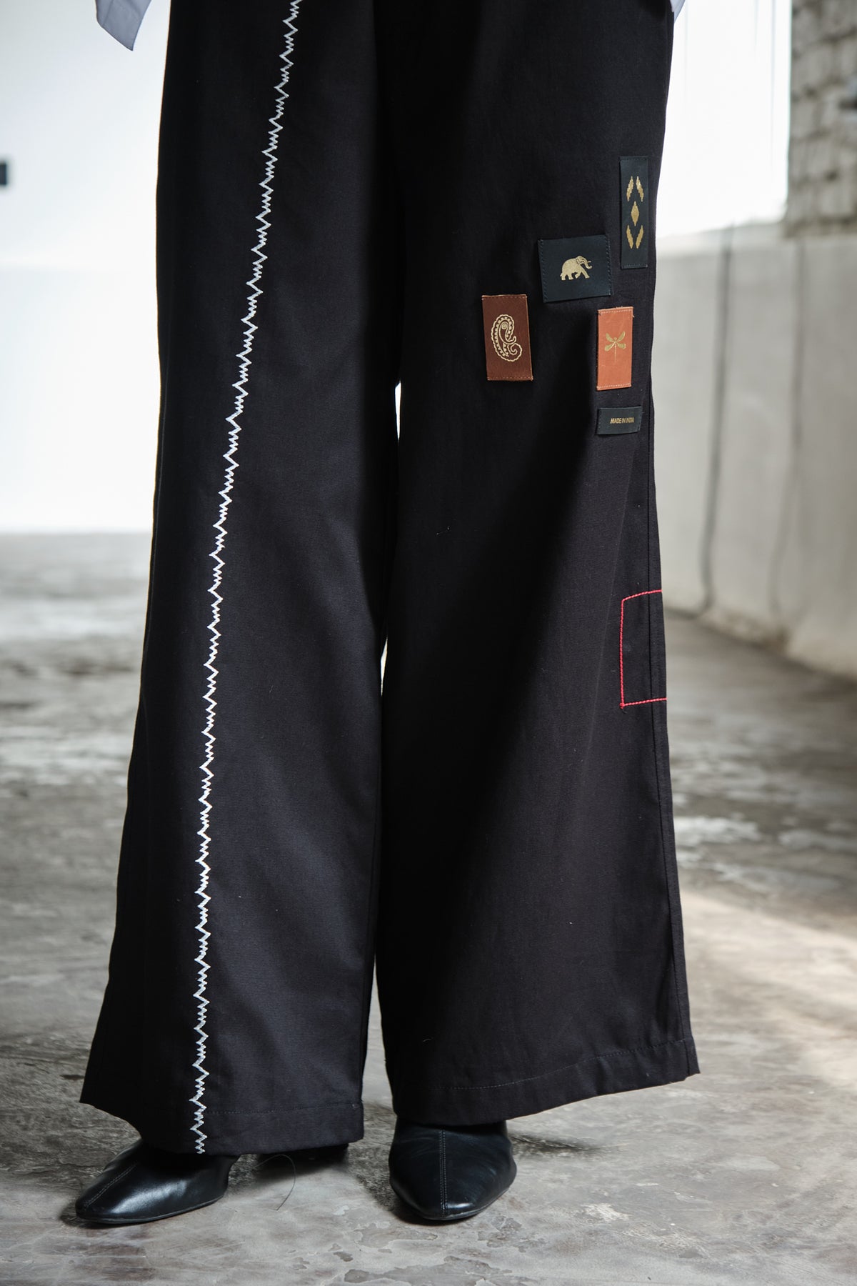 JALORE BELL PANTS-BLACK
