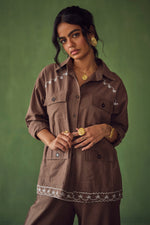 Load image into Gallery viewer, VOYCE SAFARI SHIRT-TAN