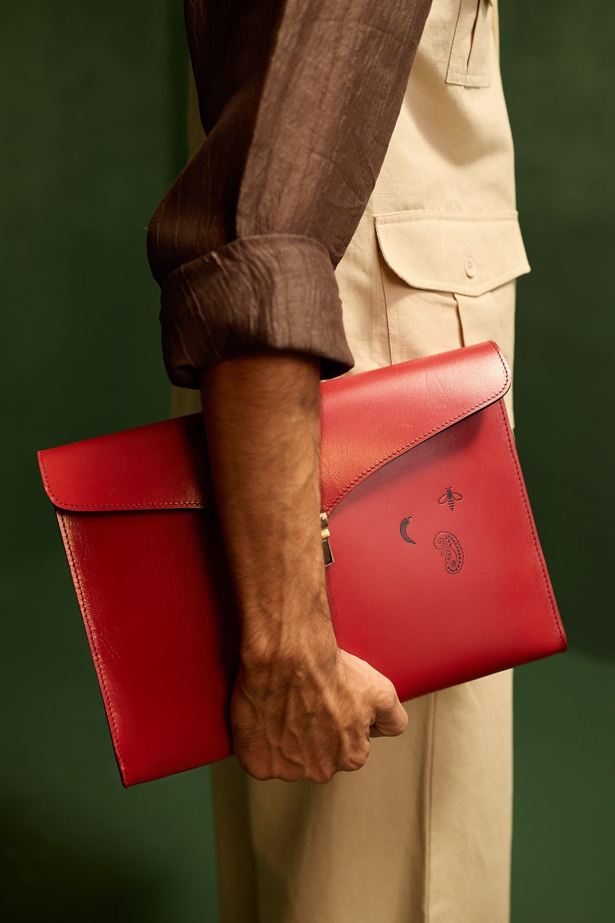 JOYCE LAPTOP SLEEVE- EMBOSSED