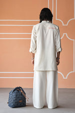 Load image into Gallery viewer, WEEKEND KURTA SET- SUMMER WHITE

