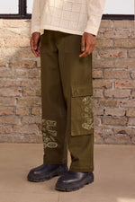 Load image into Gallery viewer, TRAVELLERS OLIVE BAGGY PANTS
