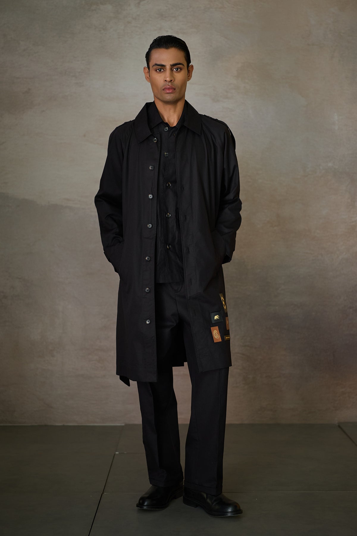 OXFORDSHIRE TRENCH COAT-BLACK