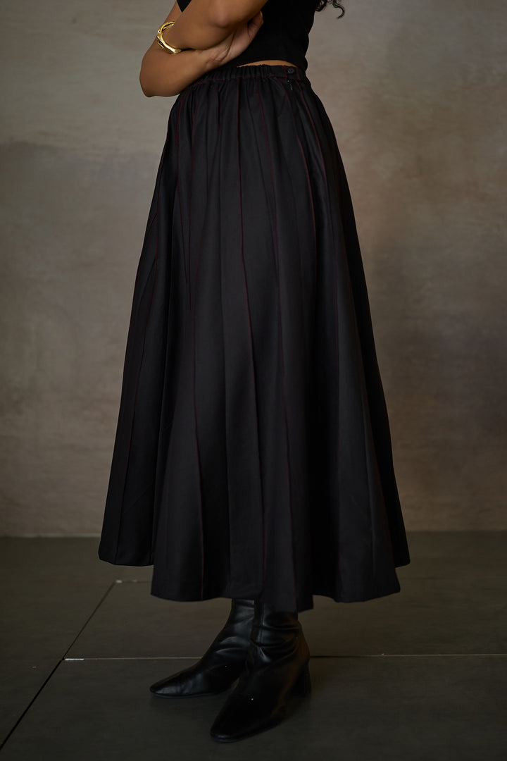 PINTUCK SOHO SKIRT-BLACK