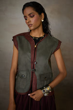 Load image into Gallery viewer, SUEDE BANDI JACKET
