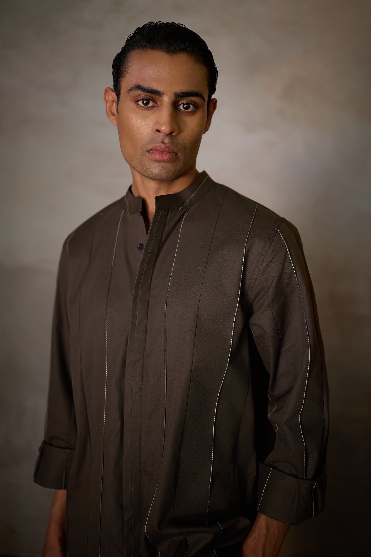 PINTUCK INDIE SHIRT- NOMAD OLIVE