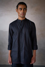 Load image into Gallery viewer, PINTUCK INDIE SHIRT- BLACK