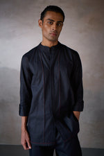 Load image into Gallery viewer, PINTUCK INDIE SHIRT- BLACK
