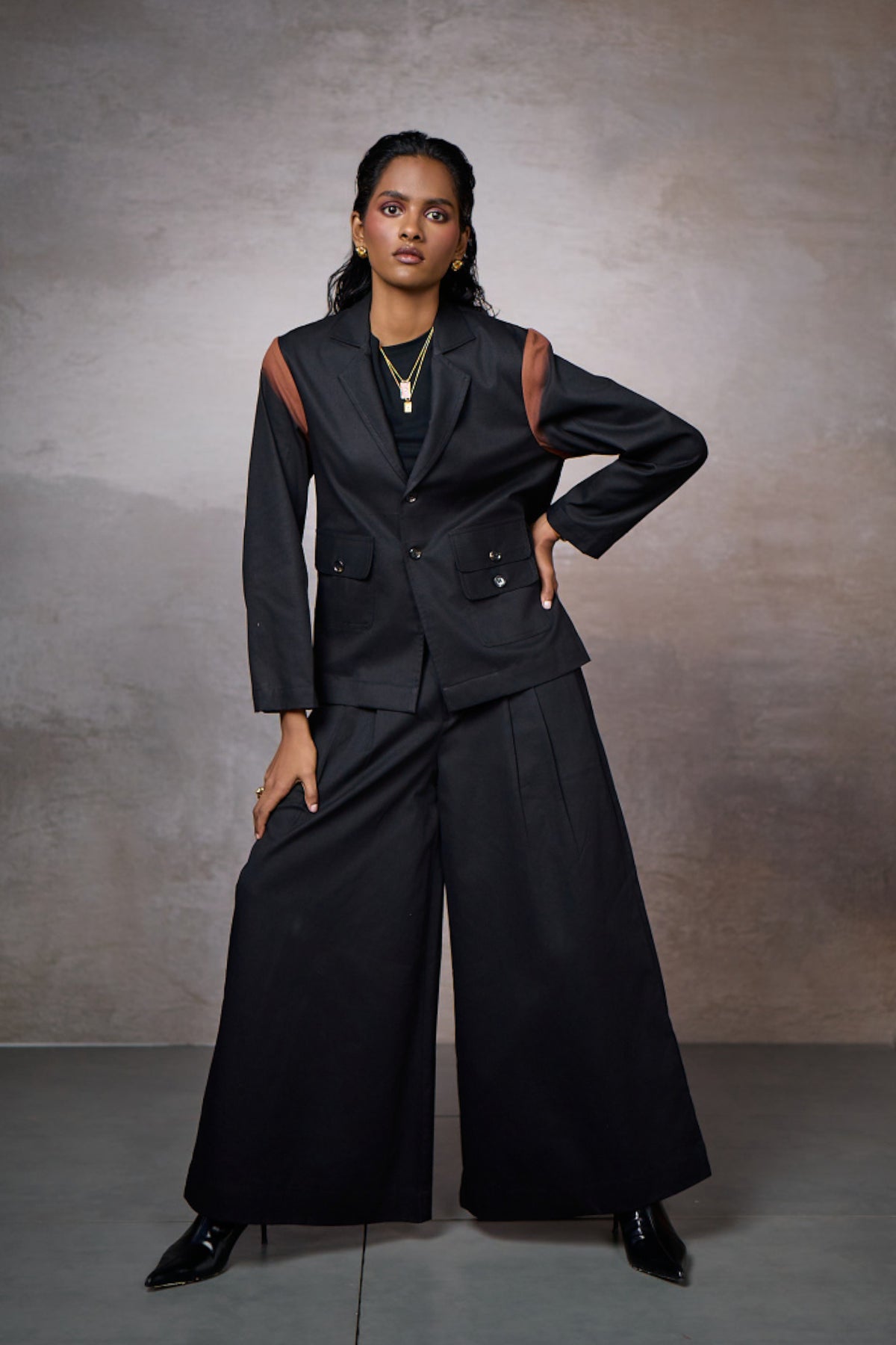 TAILORED BLAZER SET-BLACK