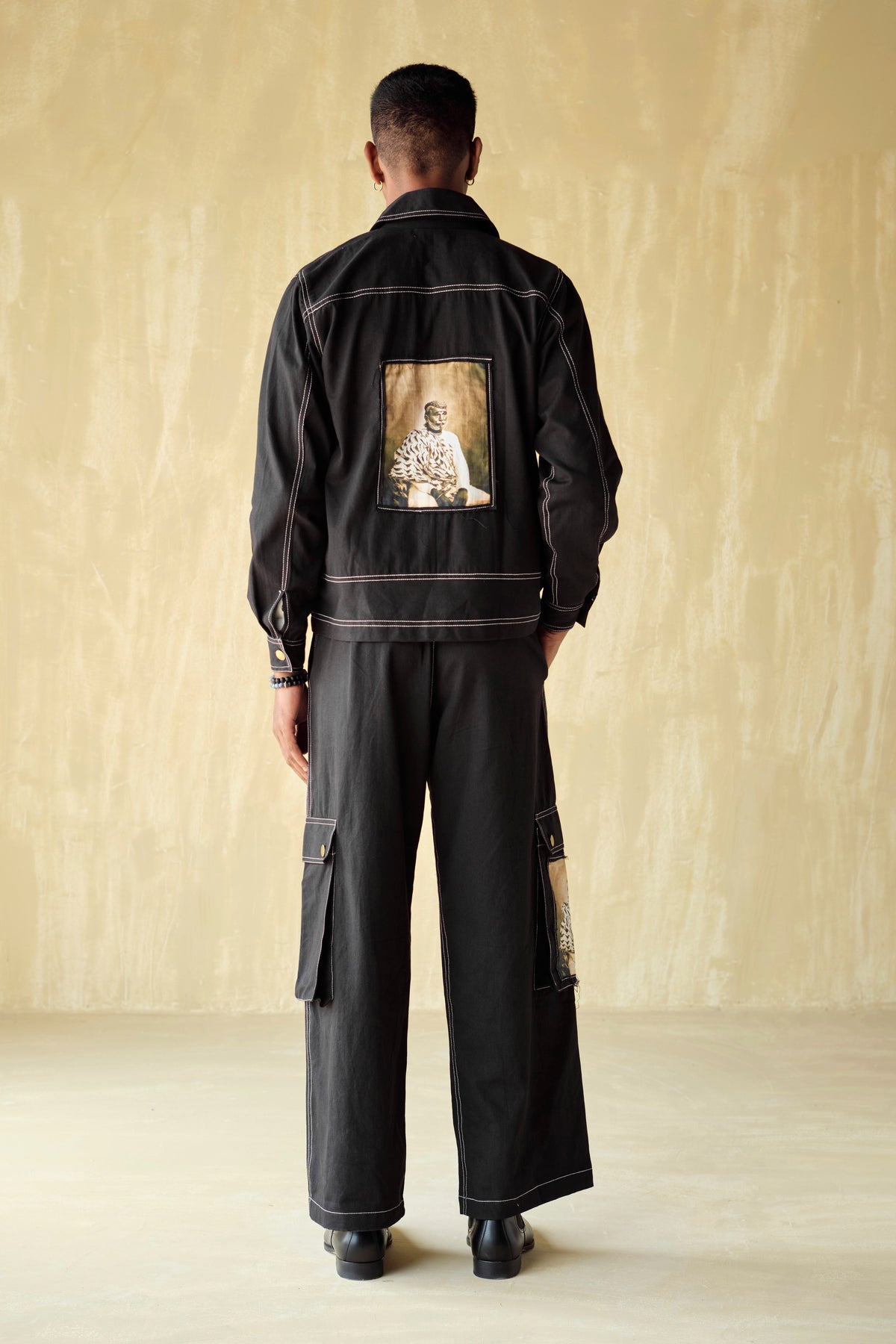 THE POSTCARD-JACKET SET